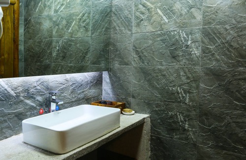 Wulingyuan House | Discover Mountain For Inn: Rated 10/10 with Family-Friendly Perks
