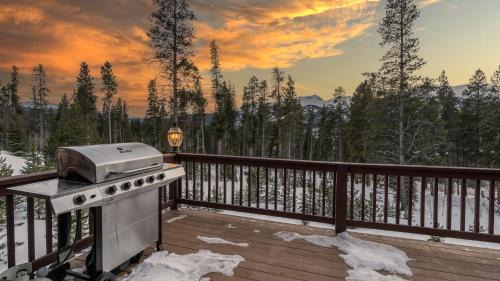 Forest Hills House | Discover Family-Friendly Comfort at Mountain Gate Hotel