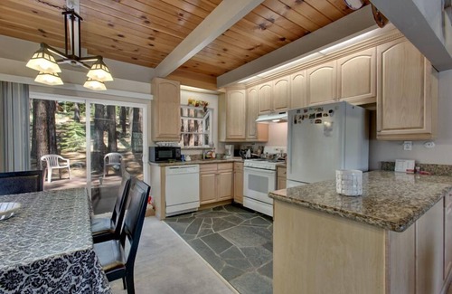 Country Club Estates Ski Chalet | Cozy Sagebrush Cottage: Ideal Family Retreat with Pool