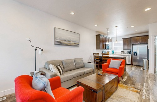 Kimball Junction House | Mountain Getaway with Rooftop Spa & Steps to Dining