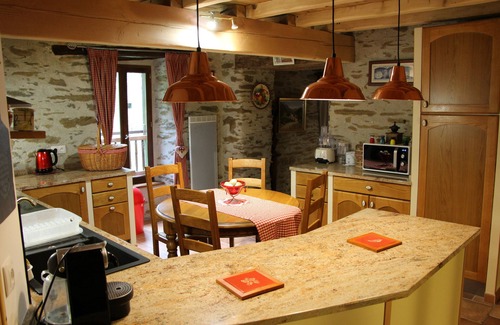 Couflens Cottage | Inviting Mountain Gîte with Pool in the Pyrenees