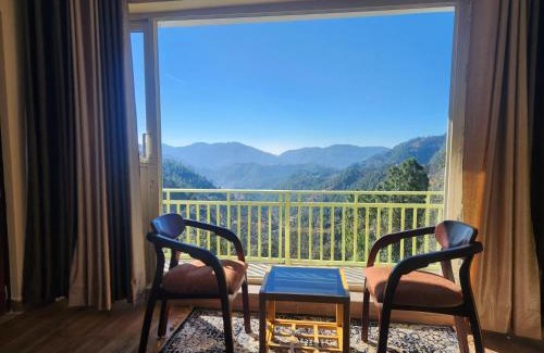 Kasiyalekh House | Relax at Mountain Golden Ray with Oceanfront Views