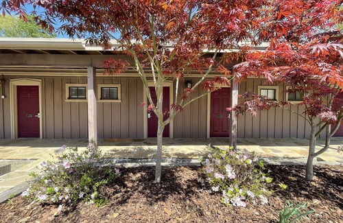 Mount Ida Apartment | Tranquil Mountain Harbor King Room on Lake Ouachita