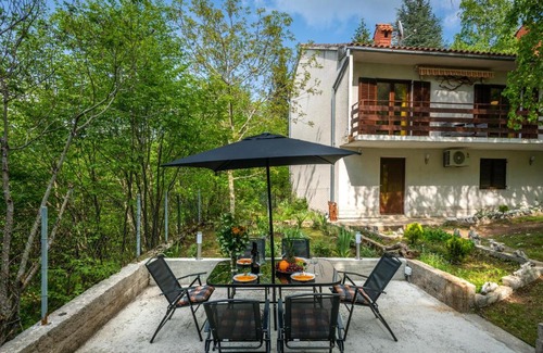 Vela Ucka House | Experience Tranquility at Mountain House Emerald Dream