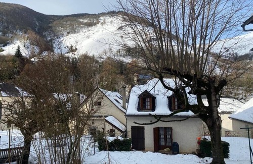Urdos House | Idyllic Mountain House in Upper Aspe Valley Village