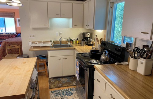 Pine Mountain Club House | Scenic Mountain House with Pool and Breakfast Included