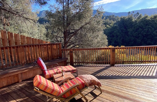 Pine Mountain Club House | Scenic Mountain House with Pool and Breakfast Included