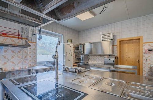 Wald im Pinzgau Ski Chalet | Scenic Mountain Retreat with Sauna & Breathtaking Views