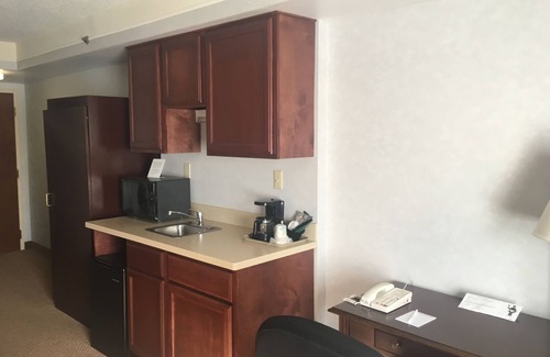 Erwin Hotel | Relaxing Retreat at Mountain Inn & Suites with Spa Amenities