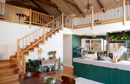 Canon City House | Mountain Jungalow: Walk to Royal Gorge Train, Pet-Friendly Stay
