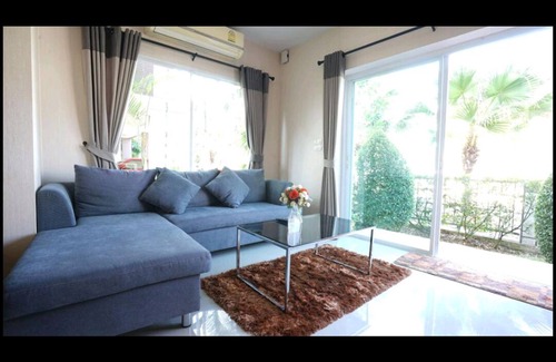San Sai House | Scenic Mountain & Lake House Retreat with Inviting Pool