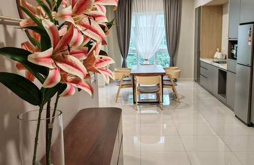 Hulu Kinta Condo | Mountain & Lake Views' Suite Cycas