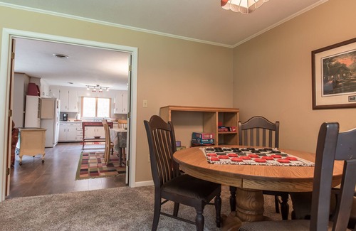 Sylva House | Tranquil Mountain Retreat by the Creek with Fishing & Spa