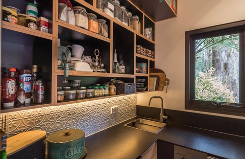 Sassafras House | Serene Forest Lodge Near Melbourne with Spa & Ocean Views