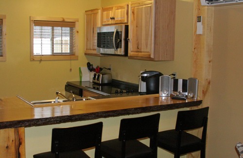 Intervale Condo | Cozy Mountain Lodge Condo Suite Near Storyland & North Conway