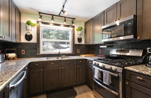 Black Hawk Cabin | Idyllic Mountain Lodge with Creekside Sauna and Fire Pit