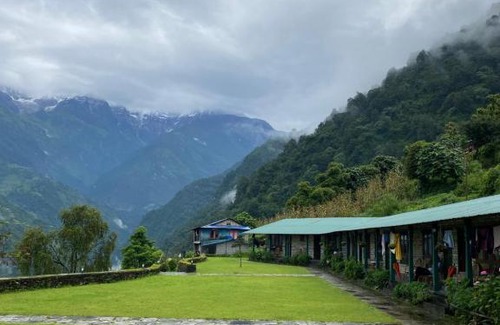 Lumle Cabin | Serene Mountain Lodges of Nepal - Family-Friendly Retreat