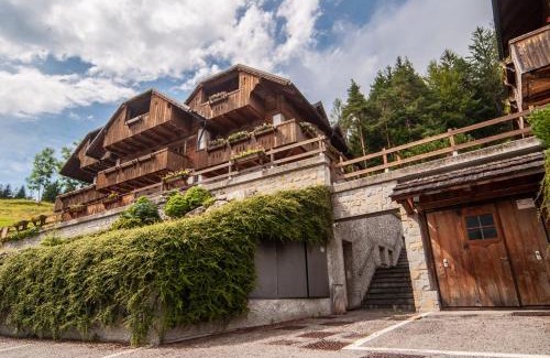 Camporosso in Valcanale House | Mountain Loft: Family-Friendly Retreat with 9.3/10 Rating