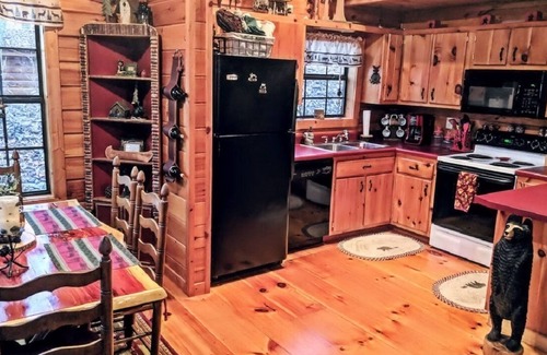 Murphy Cabin | Cozy Mountain Log Cabin with Pool & Hot Tub - Guest Rated 9.8