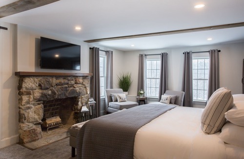 Killington Hotel | Mountain Meadows Lodge: Eco-Friendly Retreat with Breakfast