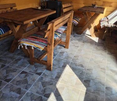 Mojkovac House | Mountain Mirage: Guest Rated 10/10 with Hot Tub & Breakfast