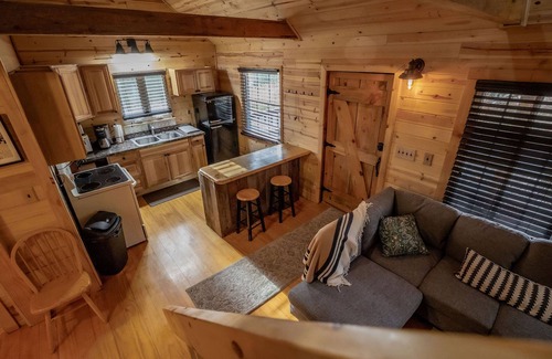 Upper Tract Cabin | Mountain Momma Hideaway: Pet-Friendly Retreat with Spa & Pool
