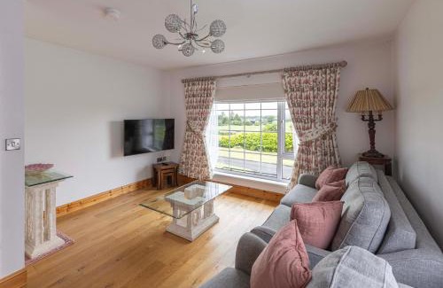 Newry Apartment | Tranquil Mountain Nest Near Slieve Gullion - Family-Friendly
