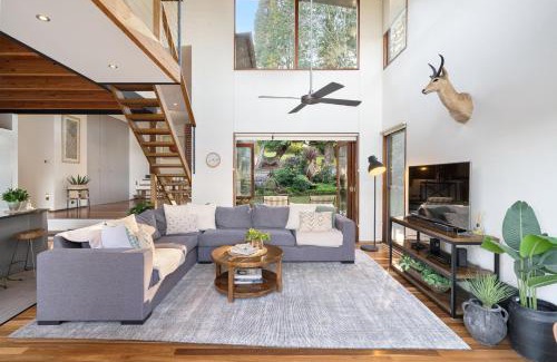 Leura House | Cozy Mountain Nest in Leura - Child-Friendly Getaway