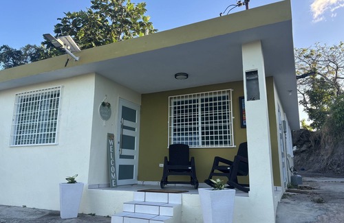 Ciales House | Cozy Mountain Retreat with Stunning Views and Great Amenities