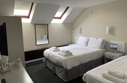 Flint Hotel | Mountain Park Hotel: Family-Friendly Getaway with Dining Options