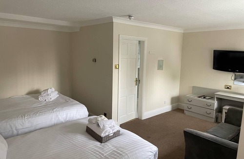 Flint Hotel | Mountain Park Hotel: Family-Friendly Getaway with Dining Options