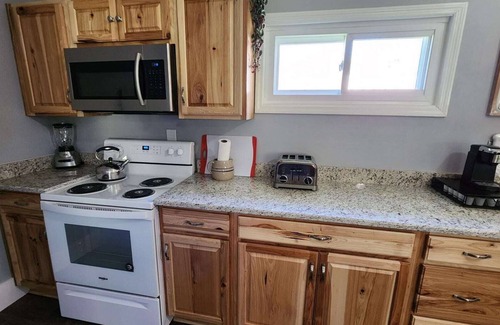 Saint Andrews House | Cozy Mountain Point of View Cottage with Family-Friendly Amenities
