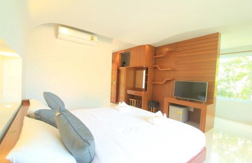 Koh Tao Resort | Oceanfront Mountain Reef Beach Resort with Private Beach