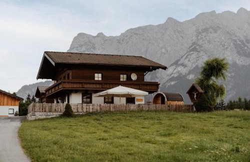 Werfen Ski Chalet | Mountain Residence Riesgut