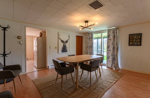 Bakers Mills House | Discover Mountain Retreat: 4BR with Office & Fast Internet