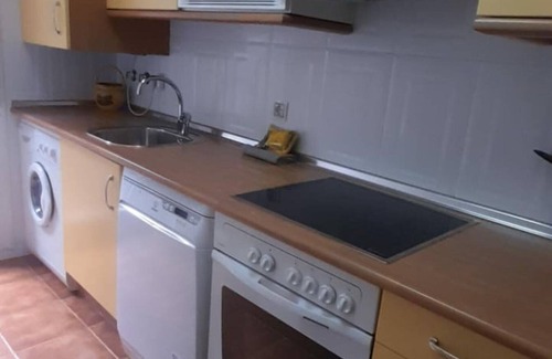 Canfranc Apartment | Cozy Apartment Canfranc: Ideal for Families & Relaxation