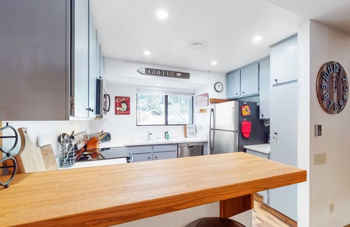 Lakeshore Condo | Idyllic Mountain Retreat with Pool, Deck & Ski Access