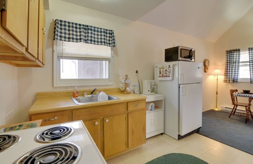 Delray Cabin | Cozy Mountain Retreat with Loft, Fire Pit & Spa Amenities
