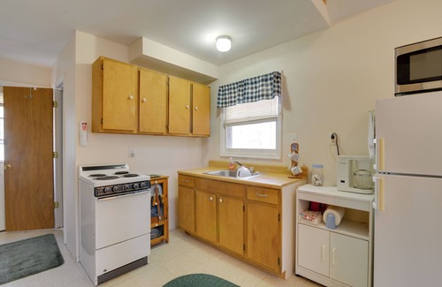 Delray Cabin | Cozy Mountain Retreat with Loft, Fire Pit & Spa Amenities