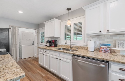Waynesville House | Inviting Mountain Retreat in Waynesville with Breakfast