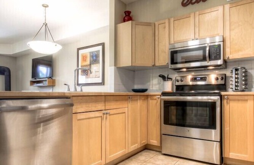 Canmore Condo | Scenic Mountain Retreat with Spa and Pool Access