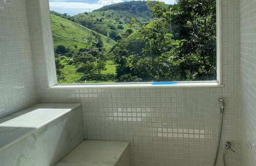 Petropolis House | Serene Mountain Retreat with Breathtaking Lake Views