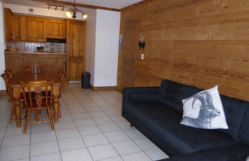 Bozel Apartment | Spacious Apartment Bozel with Kitchen & Spa for 6 Guests