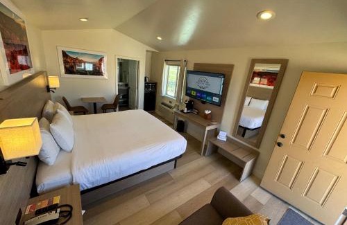 Hatch Cabin | Scenic Mountain Ridge Cabins: Ideal for Bryce & Zion Visits