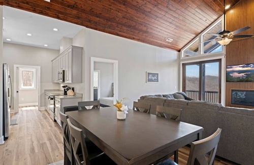 Sylva Condo | Mountain Stay, King Suite, Fireplace, and Mountain Views!