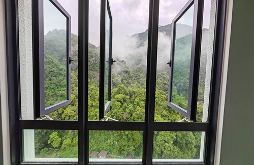 Ulu Kinta Apartment | Cozy Suite with Mountain & Theme Park Views - 10/10 Rating