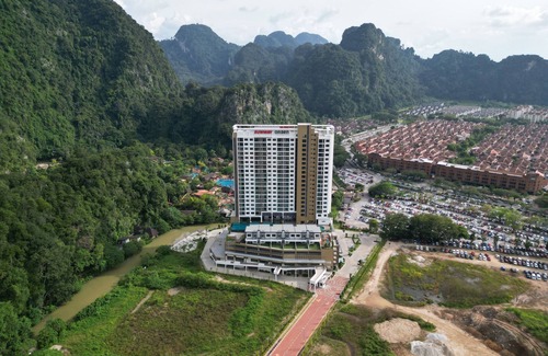 Ulu Kinta Apartment | Cozy Suite with Mountain & Theme Park Views - 10/10 Rating