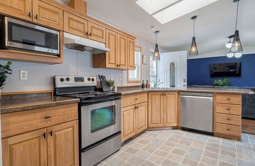 Blairmore House | Mountain Time: Pet-Friendly Retreat with Kitchen Amenities