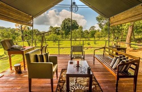 Balangoda Ski Chalet | Elevated Mountain Top Glamping: Star Beds & Bush Bathtubs
