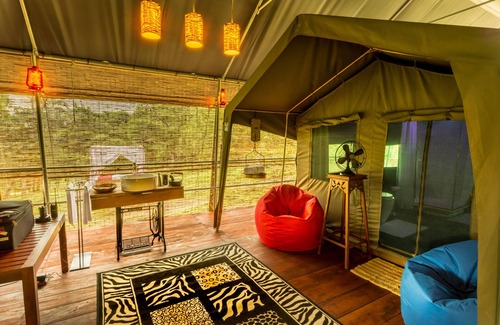 Imbulpe Ski Chalet | Scenic Mountain Top Glamping Tree House with Star Bed